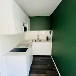 Appartement Le Voltaire, Joli Studio, Proximite De La Gare Et Du Centre, Climatise *